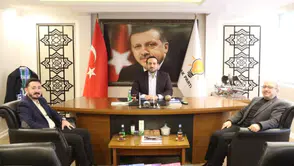AK Parti Rize’de İlçe Başkanları Buluştu: Burak Ak, Abdullatif Kömrücü’yü Ağırladı