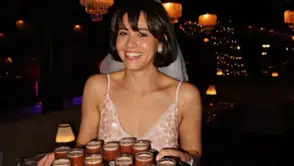 Nişanlısı İbrahim Selim, bekarlık hayatına pembe payetlerle veda etti!