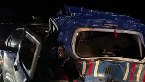 Erzurum'da Buzlanma nedeniyle devrilen tır, ikinci kazaya yol açtı: 4 asker yaralı, can kaybı yok