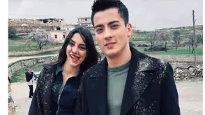 Aşkın Adresi: Dilin Döğer ve Atakan Özkaya'dan Kalp Çalan Romantik Poz!