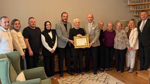 Prof. Dr. Hamzaoğlu’na Vefa Beratı takdim edildi