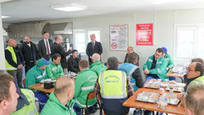 Rize Belediye Başkanı Rahmi Metin Temizlik İşleri Personeliyle Buluştu