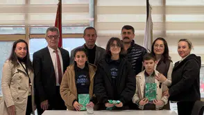 Pazar Belediye Başkanı Neşet Çakır’a Anlamlı Ziyaret: Öğrencilere Kitap Hediyesi