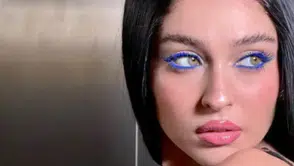 Cemre Baysel’in Cesur Dekolteyle Dikkat Çeken Yeni Sosyal Medya Paylaşımı!