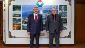 Rize’de Yoğun Ziyaret Trafiği: Vali İhsan Selim Baydaş Konuklarını Ağırladı