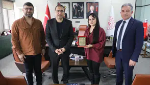 Ağrı'da Müdür Çelebi, Yetenekli Genç Lavin Türfent'i Kabul Etti