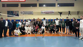 Artvin’de Kadınlar Arası Voleybol Turnuvası Sona Erdi