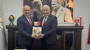 Borçka Belediyesi’nde Kemalpaşa Heyeti ile Yerel Yönetimler Üzerine Görüşme