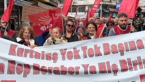 Pazar’da 1 Mayıs kutlamalarında emekliler isyan etti “Artık Yeter geçinemiyoruz”