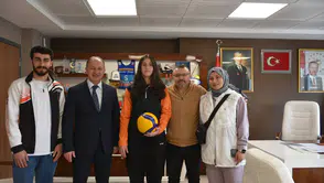 Erzurumlu Voleybolcu Zeynep Esila Karakaş , Alt Yapı Kız Milli Takımı'na Davet Edildi!
