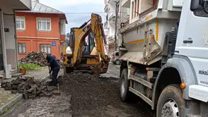 Beşikdüzü'nde doğalgaz çalışmaları sonrası yollar yenileniyor!