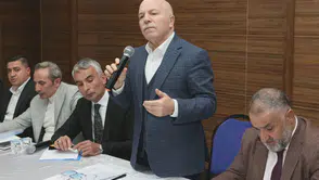 Başkan Sekmen, Pazaryolu'nda Muhtarlarla Yaşam Kalitesini Artırma Toplantısı Yaptı