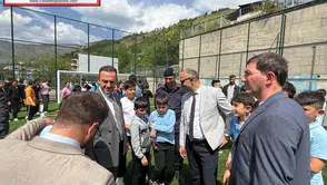 Ardanuç'ta gençler için yeni halı sahalar açıldı, spor yatırımları hız kazanıyor