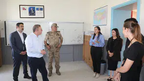 Vali Ziya Polat'tan Arpaçay'da okul ziyareti