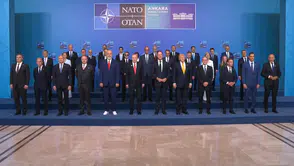 NATO Zirvesi'nde Liderlerin Birlikte Verdiği Anlamlı Aile Pozu
