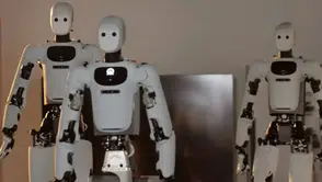 Yapay zeka sanayiye iniyor: Binlerce insansı robot 7/24 "Robot Okulu"nda eğitiliyor!
