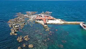 Ordu'da Kayalıklara Çarpan Kadın Kano Kazasında Hastaneye Sevk Edildi
