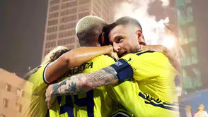 Fenerbahçe'ye havai fişekli taciz! Zabrze taraftarından çirkin provokasyon