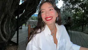 Neslihan Atagül'den Yeni Proje Heyecanı: "Seyircilerimle Buluşmayı Dört Gözle Bekliyorum!"