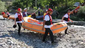 Tarihi İspir Panayırı’nda Çoruh’un Coşkusu Rafting Yarışlarıyla Zirveye Taşındı