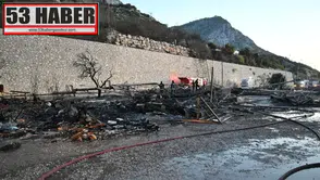 Antalya'da Fırtına ve Yangın Felaketi: 20 Tekne Alevlere Teslim Oldu!