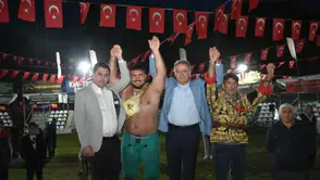 Tortum'da 660 Güreşçi Er Meydanına Çıktı! Altın Kemer Fatih Yaşarlı'nın Oldu