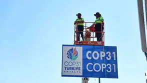 COP31 öncesi Antalya teyakkuzda! Ana arterlere bilgi yön levhaları konuldu