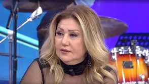Şarkıcı Hamiyet apar topar hastaneye kaldırıldı! Arkadaşı dua istedi