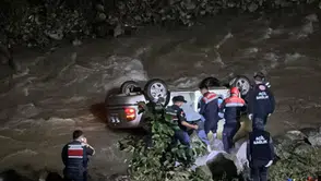 Yomra'da Otomobil Dereye Devrildi: Sürücü Hayatını Kaybetti