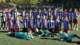 Borçka'da minik futbolseverler dostluk ve azimle sahada buluştu