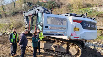 Akçaabat ve Beşikdüzü’nde Dere Islah Çalışmaları Sürüyor