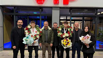 U17 Avrupa Boks Şampiyonası Madalyalı Sporcularına Havalimanında Coşkulu Karşılama