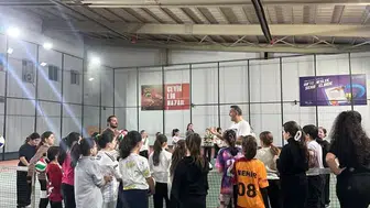 Artvin’de Voleybol Kurslarına Yoğun İlgi: İl Müdürü Hasan Kara’dan Ziyaret