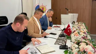 İyidere'de Halk Eğitimi Toplantısı ile Kursların Durumu Değerlendirildi