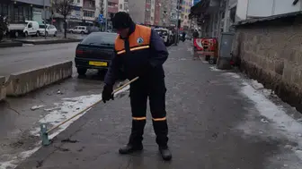 Oltu Belediyesi’nden Buzlanmaya Karşı Erken Saatlerde Müdahale