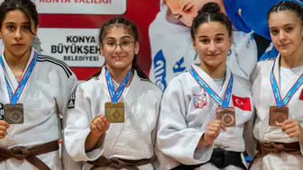 Trabzon'un umut veren sporcuları Türkiye Şampiyonası'nda çifte bronz madalya kazandı