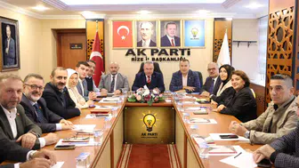 AK Parti Rize, Teşkilat Çalışmaları ve Yerel Esnafla İstişare Toplantıları Düzenliyor