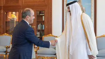 Büyükelçi Caymazoğlu, Katar Emiri'ne güven mektubunu sundu