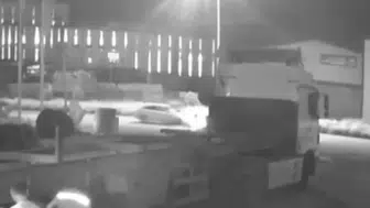 Hatay'da yeni evli çifte otomobil çarptı: Kaza anı kamerada