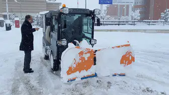 Erzurum'da kar yağışı sonrası spor tesislerinde yoğun temizlik çalışmaları başlatıldı