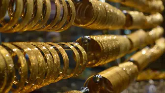 Gram altın değeri Cuma'daki düşüşle 7 bin 135 liraya geriledi, yeni haftaya yatay başladı.