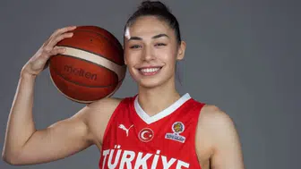 Melek Uzunoğlu Kimdir? Kaç Yaşında, Nereli, Boyu Kaç, Evli mi?