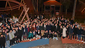 Başkan Ahmet Metin Genç Sahurda Gençlerle Buluştu: Türkiye’nin Yolculuğuna İmza Atacak Olan Sizlersiniz