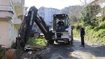 Hopa Belediyesi Kent Genelinde Çalışmalarını Sürdürüyor