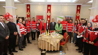 Türk Kızılayı Artvin’den Anlamlı İftar: Yetim Gülerse Dünya Güler