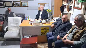 Başkan Memiş Vatandaş ve Esnafla Bayramlaştı