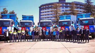 Trabzon Büyükşehir Belediyesi Araç Filosunu Güçlendirdi: 5 Kamyon ve 1 İş Makinesi Hizmete Alındı