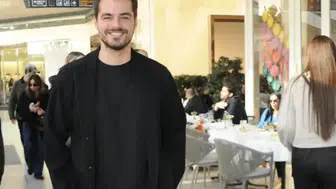 Berk Atan, dostlarıyla bir araya geldiği akşam yemeğinde moral buldu: Her şey yolunda!