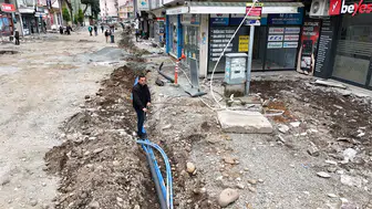 Arhavi Belediyesi Fevzi Çakmak Caddesi’nde Kaldırım Çalışmalarına Hız Verdi