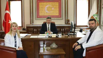 Güneysu’da Kanser Haftası Etkinliklerine Destek: Sağlık Çalışanlarından Başkan Özer’e Teşekkür Ziyareti